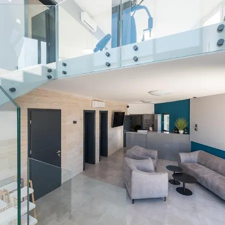 Amazing In With Outdoor Swimming Pool, Sauna And Wifi Villa