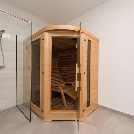 Amazing In With Outdoor Swimming Pool, Sauna And Wifi Villa *