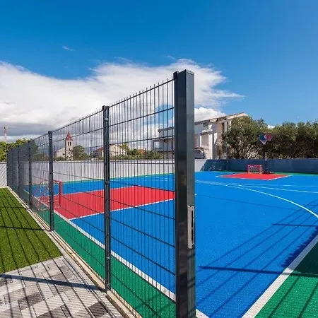 Amazing In With Outdoor Swimming Pool, Sauna And Wifi Villa